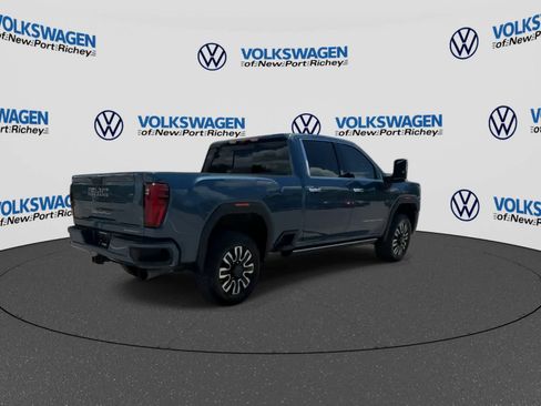 Used 2024 GMC Sierra 3500 Denali Ultimate AWD/4WD image 8