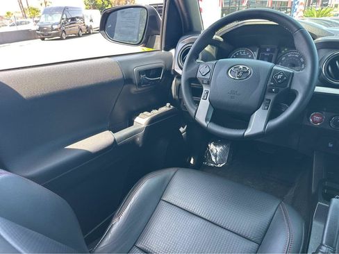 Used 2019 Toyota Tacoma TRD Pro AWD/4WD image 18