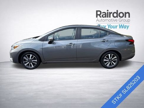 Used 2025 Nissan Versa SV FWD image 4