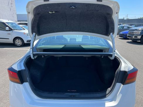 Used 2025 Nissan Altima 2.5 SV FWD image 32