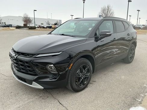 Used 2024 Chevrolet Blazer LT w/ Midnight/Sport Edition image 3