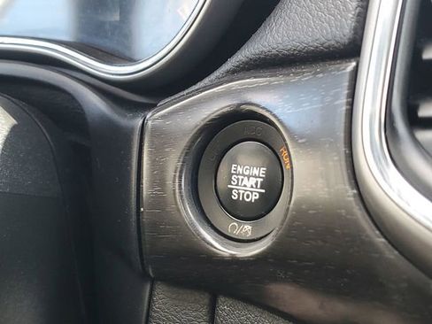 Used 2018 Jeep Grand Cherokee Laredo image 16