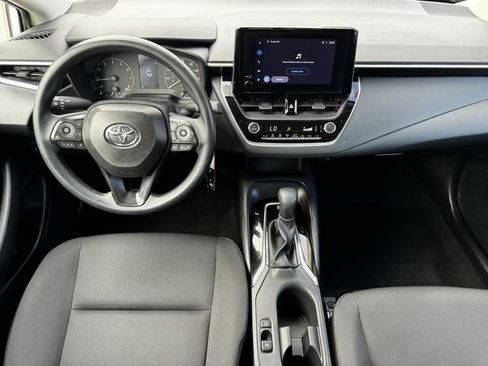 Used 2025 Toyota Corolla LE FWD image 12