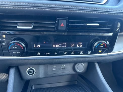 Used 2021 Nissan Rogue SV AWD/4WD image 30
