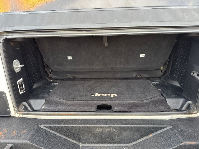 Used 2015 Jeep Wrangler Sport AWD/4WD image 9