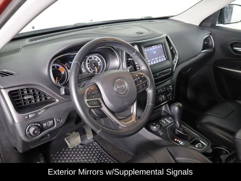 Used 2019 Jeep Cherokee Latitude Plus w/ Comfort/Convenience Group image 25