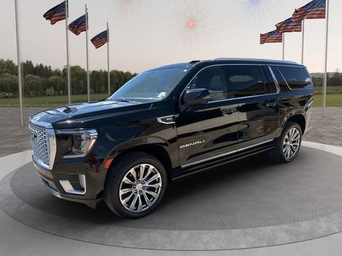 Used 2021 GMC Yukon XL Denali w/ Denali Premium Package RWD image 5