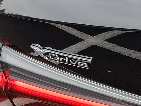 Used 2022 BMW 430i xDrive Convertible w/ Convenience Package image 32