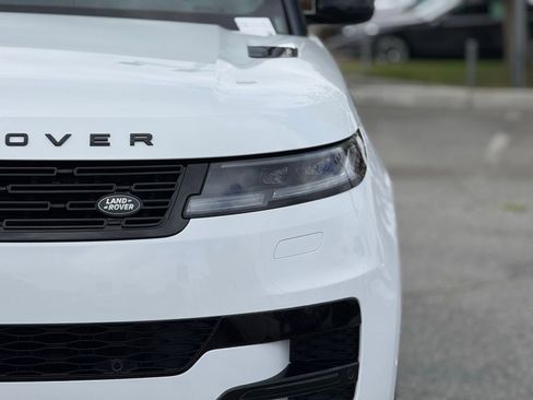 Used 2024 Land Rover Range Rover Sport SE AWD/4WD image 13