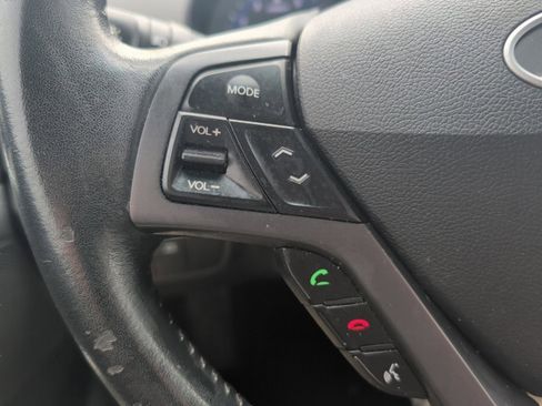 Used 2013 Hyundai Veloster Turbo image 25