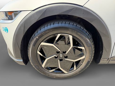 Certified 2024 Hyundai Ioniq 5 SE RWD image 9