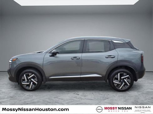 New 2026 Nissan Kicks SV image 5