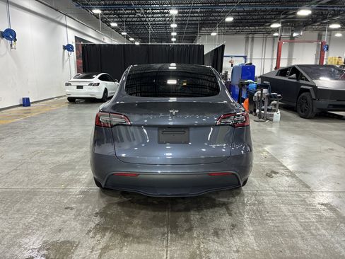 Certified 2023 Tesla Model Y Long Range AWD/4WD image 5