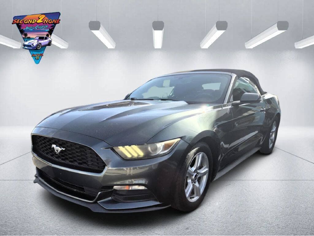 Used 2015 Ford Mustang Convertible RWD image 1