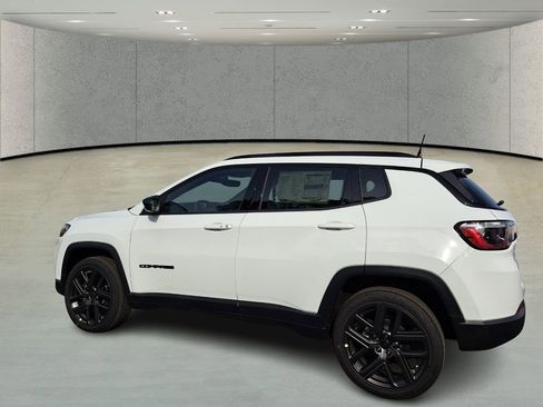 New 2026 Jeep Compass Latitude image 7