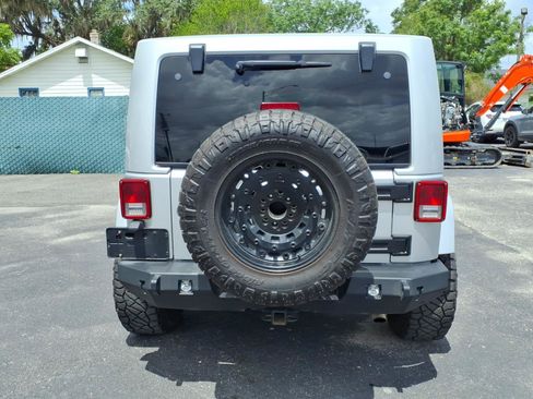 Used 2011 Jeep Wrangler Sahara w/ Dual Top Group AWD/4WD image 6