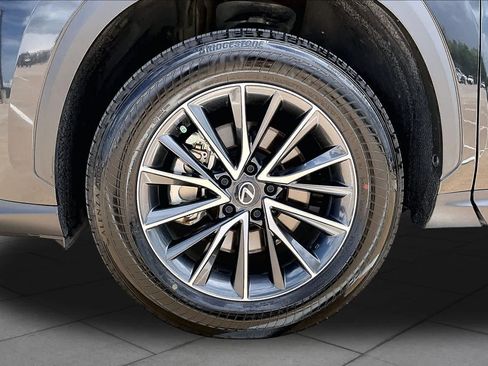 Used 2025 Lexus NX 250 FWD w/ Premium Package image 11