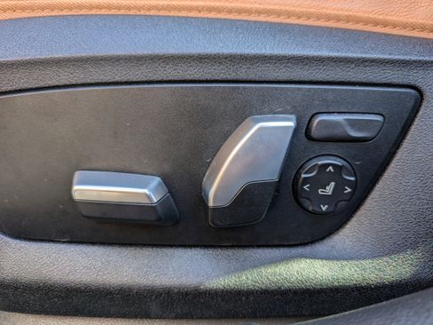 Used 2022 BMW 540i w/ Convenience Package image 19