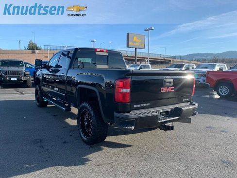 Used 2016 GMC Sierra 2500 Denali w/ Duramax Plus Package image 5