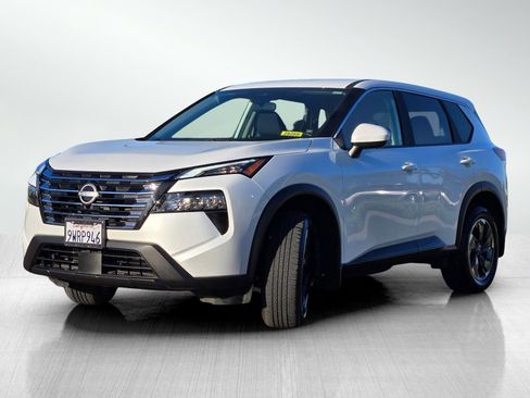 Used 2026 Nissan Rogue SV FWD image 11