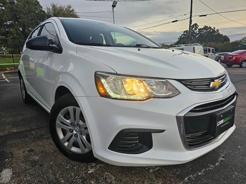 Used 2017 Chevrolet Sonic LT FWD image 56