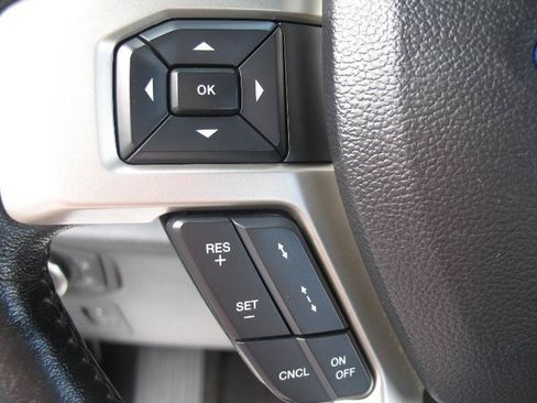 Used 2020 Ford F150 Lariat w/ Equipment Group 502A Luxury AWD/4WD image 26
