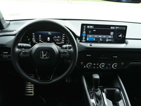 Used 2025 Honda Accord Sport image 19