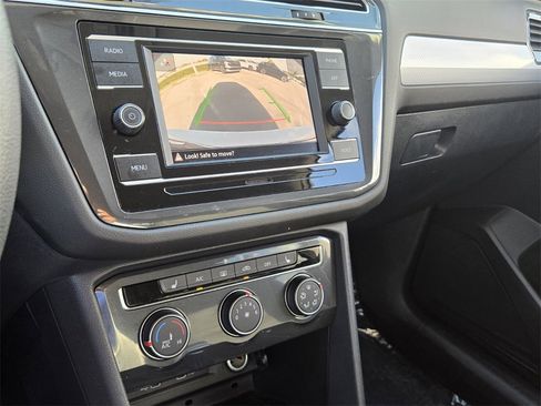 Certified 2022 Volkswagen Tiguan S image 21