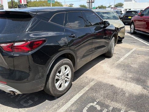 Used 2021 Chevrolet Blazer LT FWD image 3