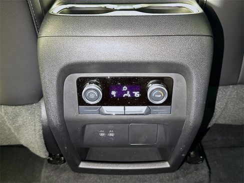 Used 2025 Buick Enclave Preferred image 24