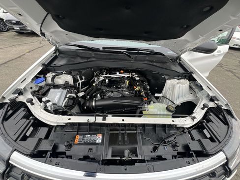 Certified 2025 Ford Explorer Active w/ Active Comfort Package image 28