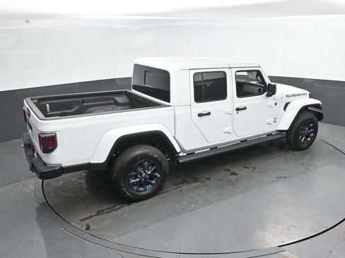 New 2026 Jeep Gladiator Sport AWD/4WD image 33