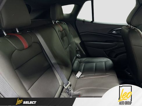 Used 2025 Chevrolet Trax RS w/ Driver Confidence Package FWD image 28