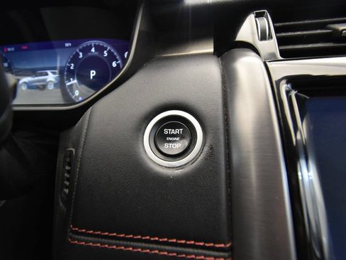 Used 2018 Land Rover Discovery HSE image 21