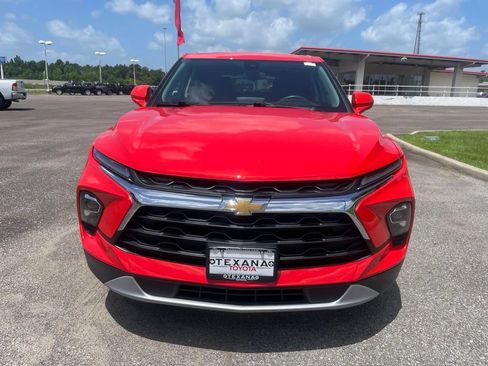 Used 2026 Chevrolet Blazer LT FWD image 3