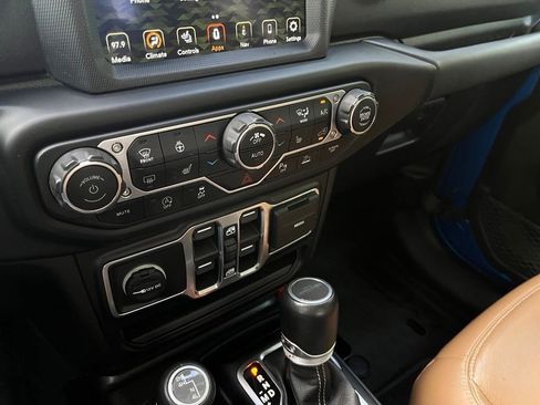 Used 2020 Jeep Gladiator Overland AWD/4WD image 21