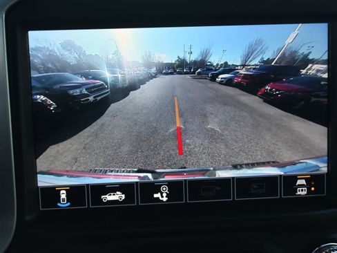 Used 2021 GMC Sierra 3500 SLT w/ SLT Convenience Package image 26