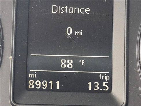 Used 2017 Volkswagen Tiguan S FWD image 9