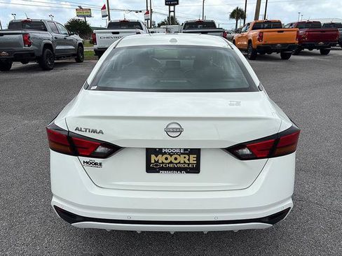 Used 2025 Nissan Altima 2.5 SV FWD image 7