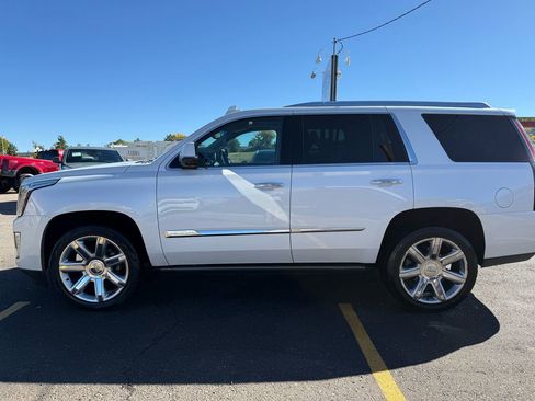 Used 2016 Cadillac Escalade Premium image 6