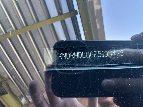 Used 2023 Kia Sorento EX image 42