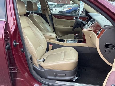 Used 2012 Hyundai Genesis 3.8 image 9