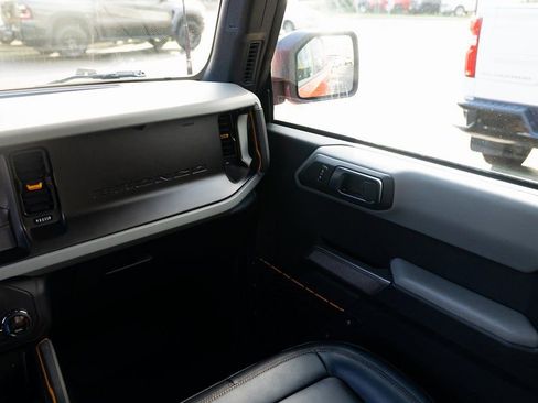 Used 2023 Ford Bronco Badlands AWD/4WD image 9