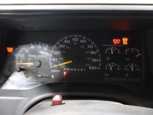 Used 1999 GMC Suburban 4WD w/ Marketing Opt Pkg 3 image 30