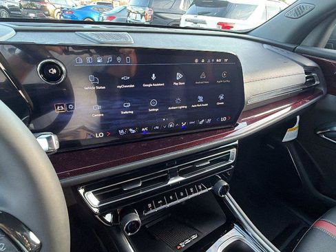 New 2027 Chevrolet Traverse RS w/ LPO, Floor Liner Package FWD image 27