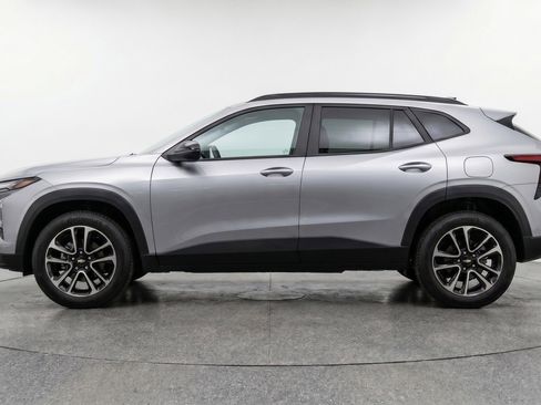 Used 2025 Chevrolet TrailBlazer LT FWD image 5