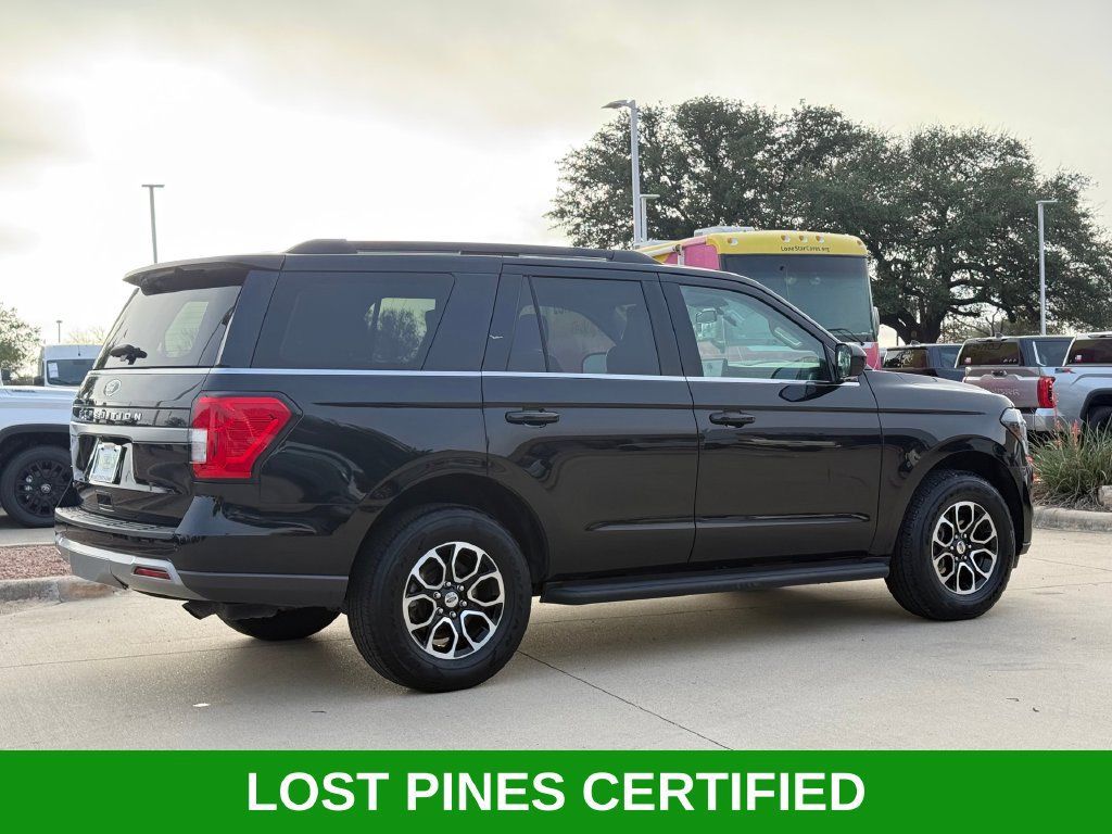 Used 2024 Ford Expedition XLT AWD/4WD image 4
