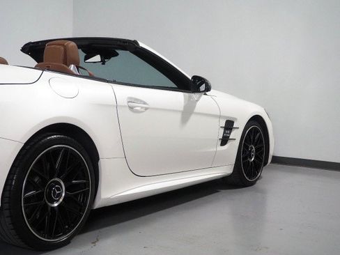 Used 2017 Mercedes-Benz SL 550 image 53