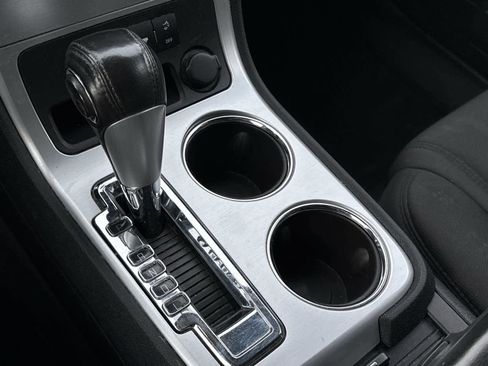 Used 2012 GMC Acadia SLE image 19