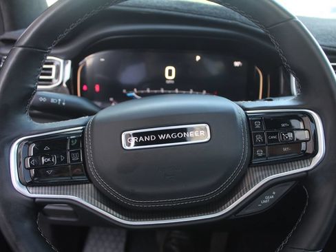 Used 2022 Jeep Grand Wagoneer Series II AWD/4WD image 17
